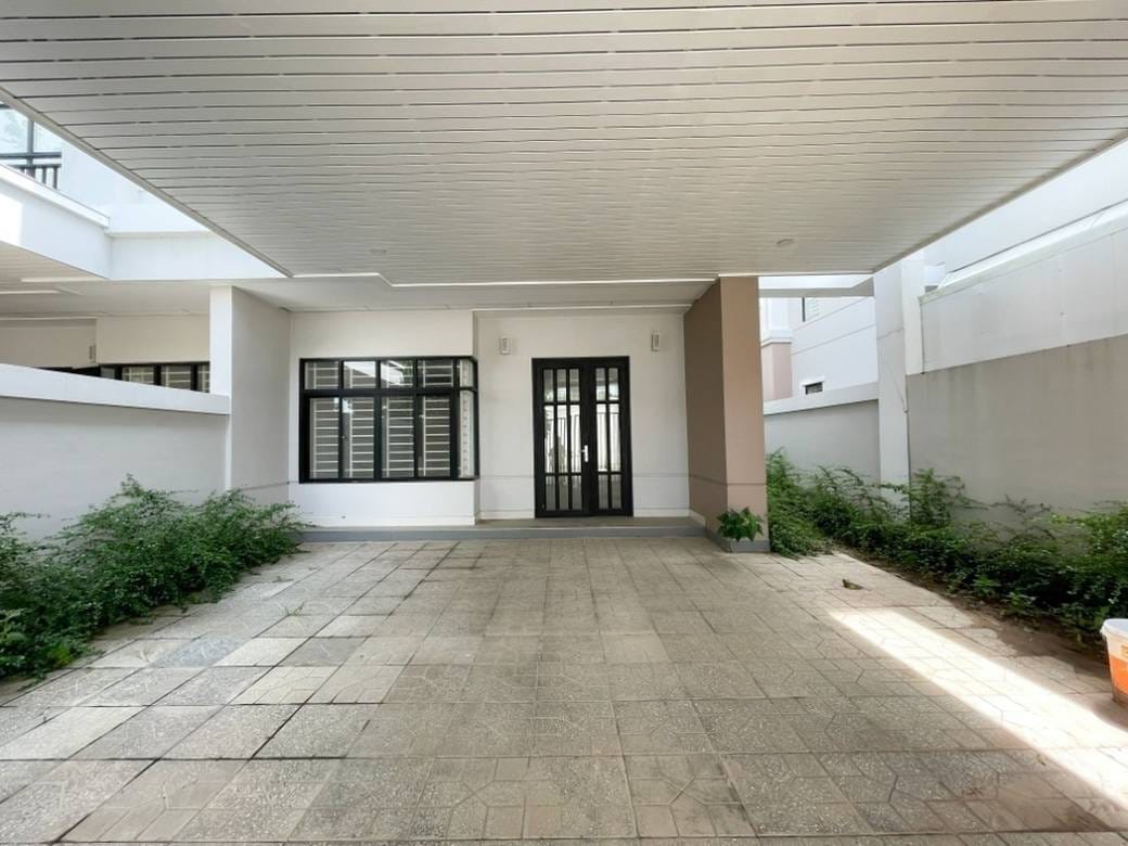 Borey Peng Huoth: The Star Platinum Euro Ville | 216-687 sqm Living Size Dvojvila Na prodej in Chbar Ampov