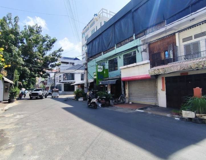 76 sqm Land Size Shophouse For Rent