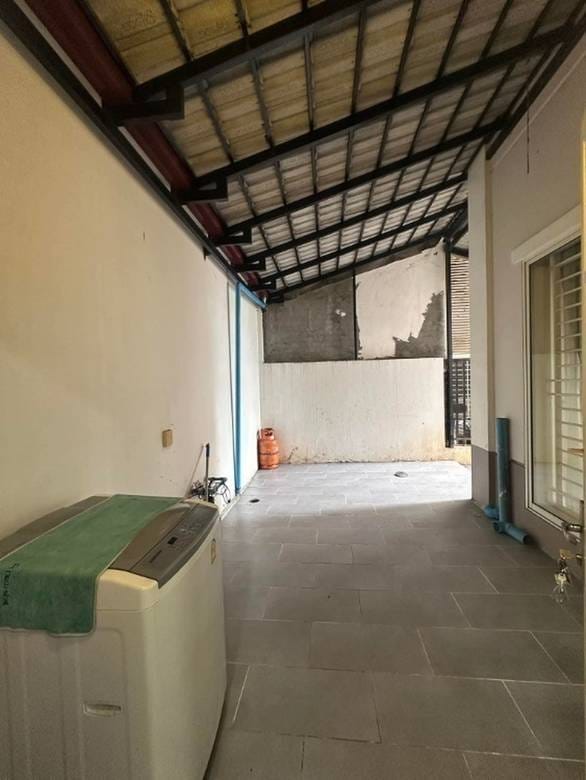 $1,500 Twin Villa