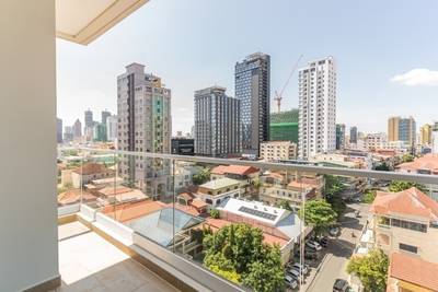 125 sqm Living Size Кондоминиум Для Аренды in Daun Penh