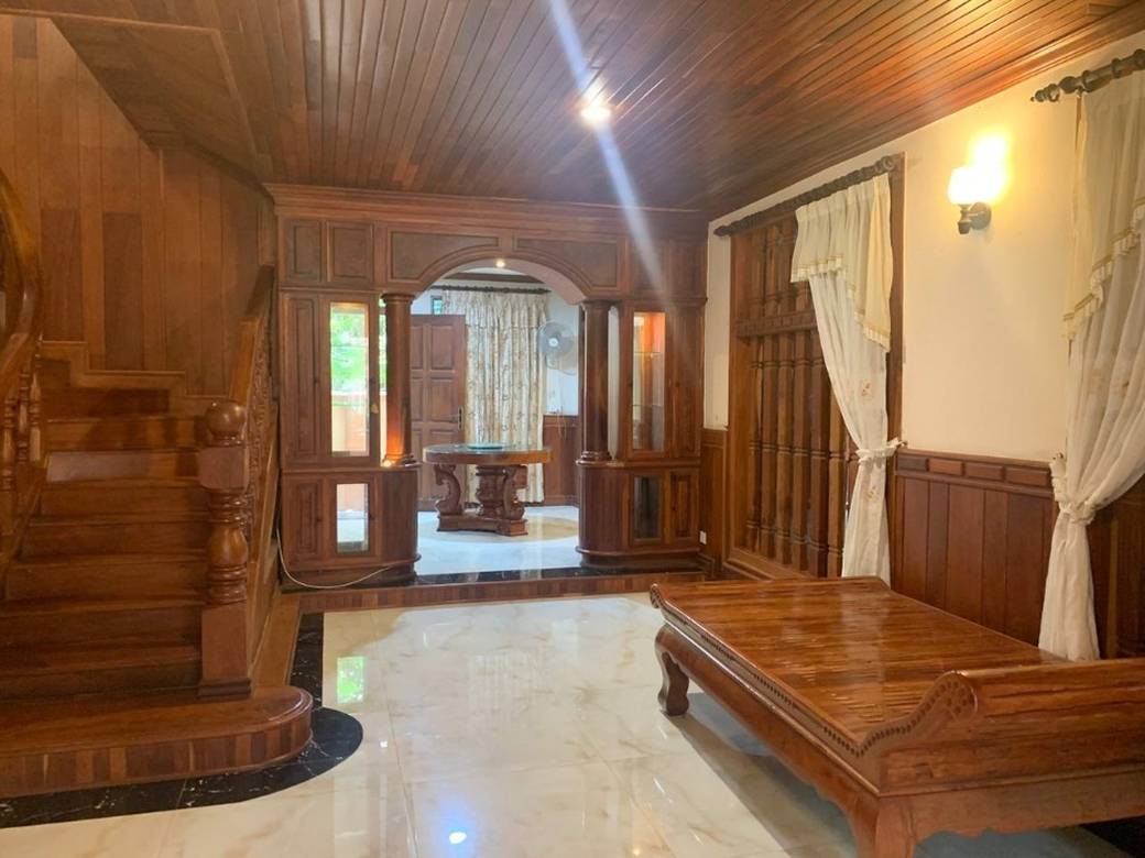Villa For Sale in Chroy Changvar $298,000