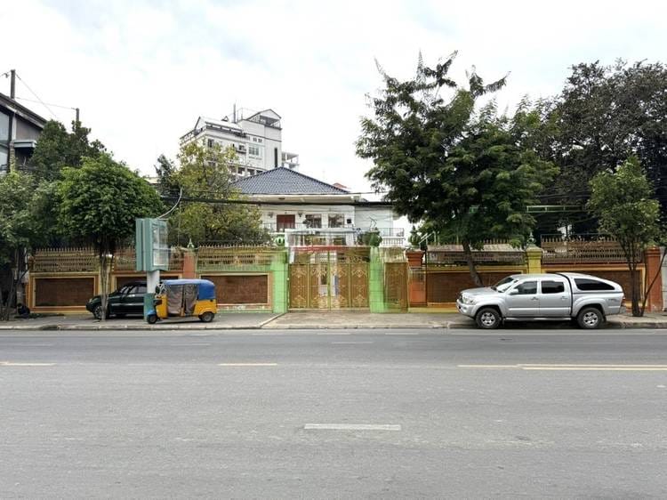 Villa À louer à Boeung Kak 2, Toul Kork, Phnom Penh