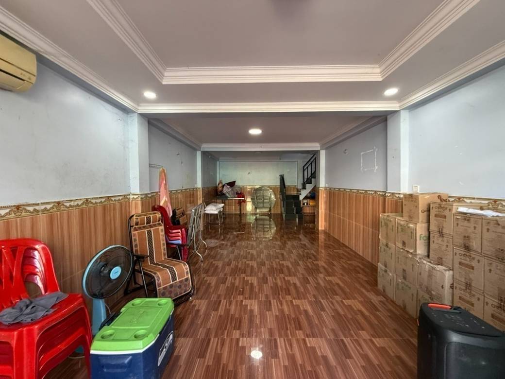 Daun Penh ផ្ទះលក់ដូរ សំរាប់ជួល នៅ Srah Chak Daun Penh តម្លៃ $500