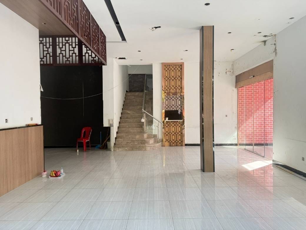 Daun Penh Shophouse For Sale & Rent in Daun Penh