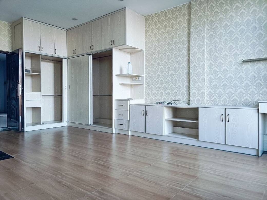 Shophouse For Sale & Rent in Daun Penh $990,000