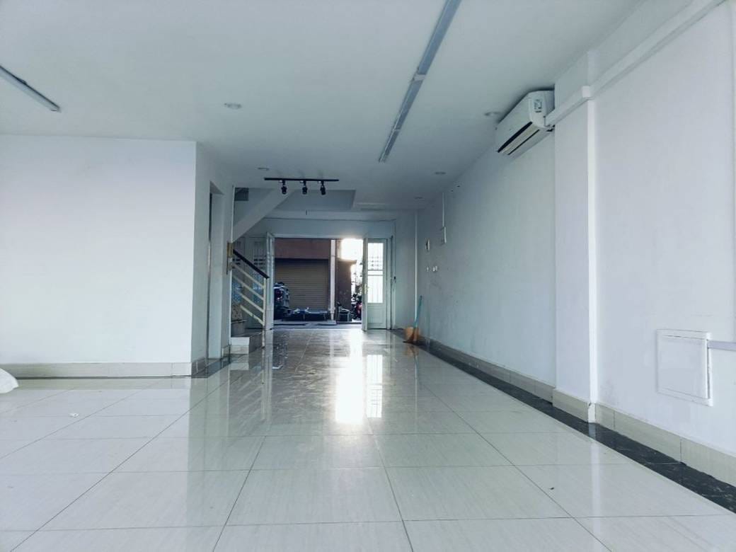 Phsar Chas Shophouse For Sale & Rent in Phsar Chas