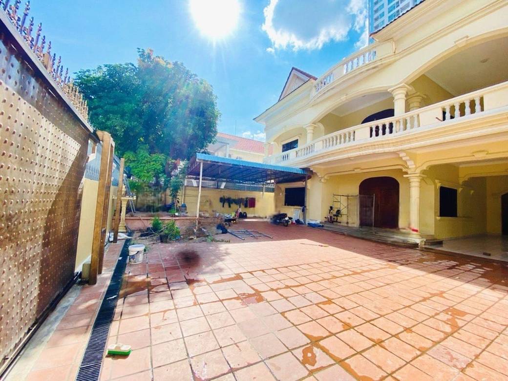 Villa For Rent in Boeng Keng Kang $5,000