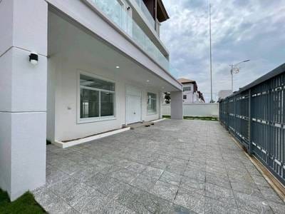 $650,000 Villa
