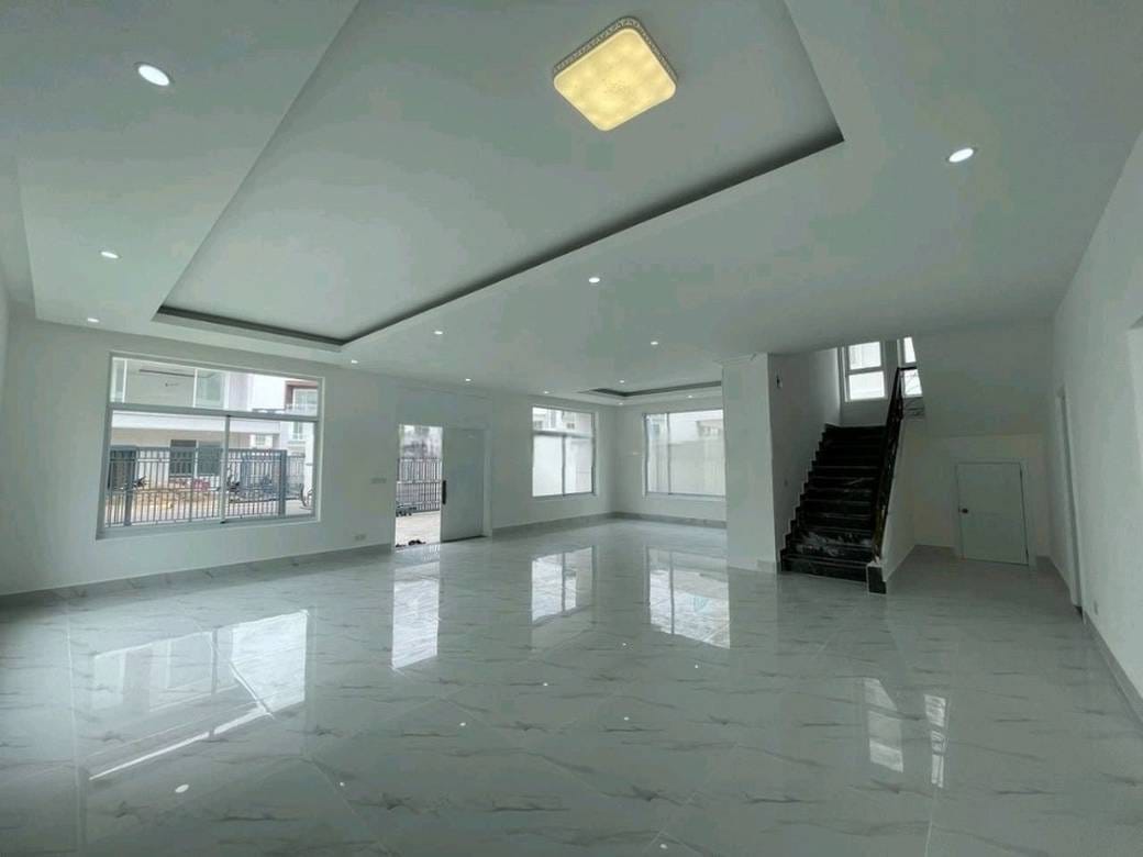 5 Bedrooms Villa For Sale for $650,000