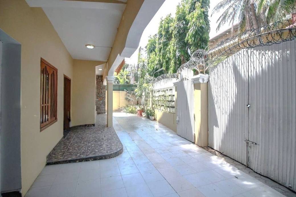 Budynek Na wynajem w Chamkarmon $2,200