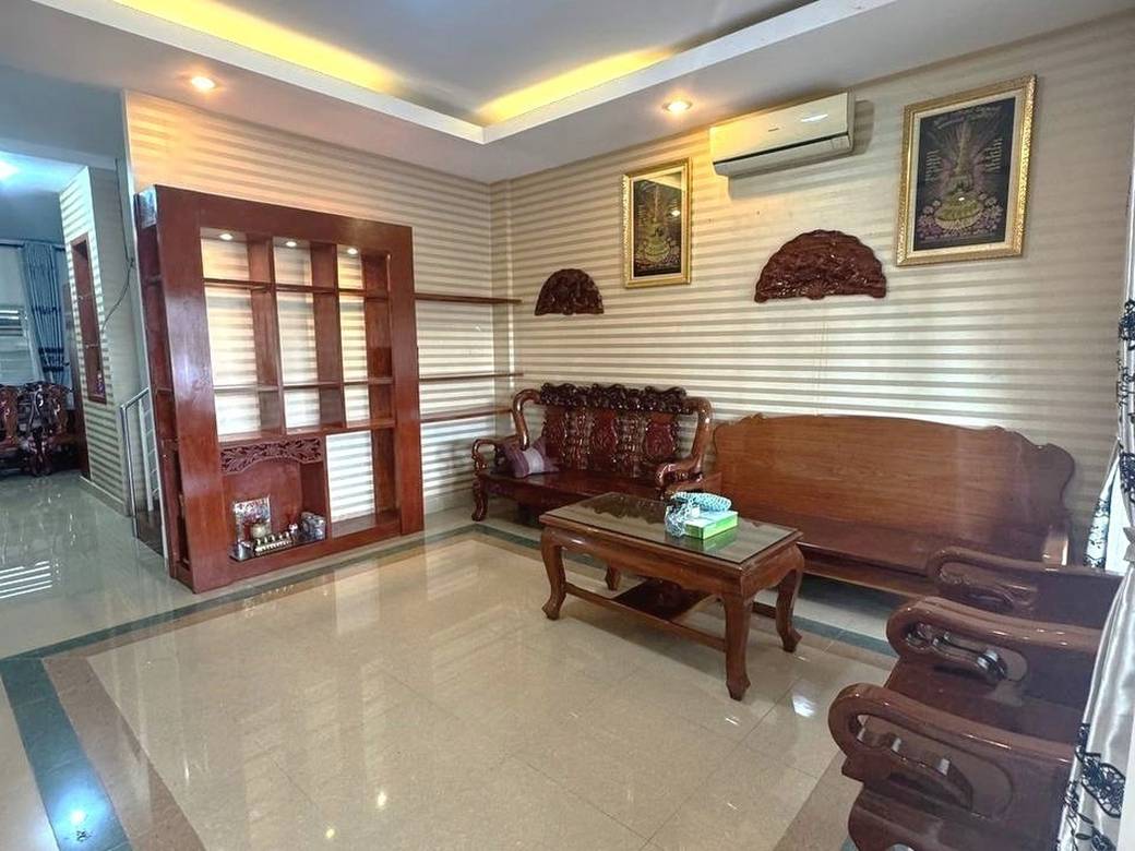 4 Bedrooms Vila For Sale & Rent for $270,000