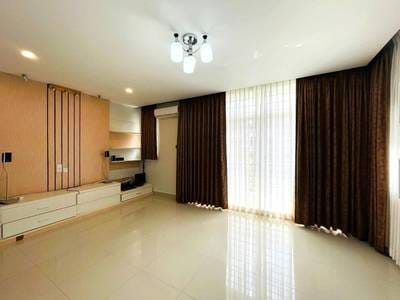 4 Bedrooms Dvojvila For Sale & Rent for $390,000