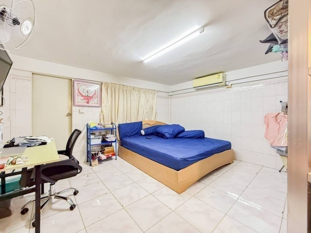 4 Bedrooms Flat House For Sale & Rent for $200,000