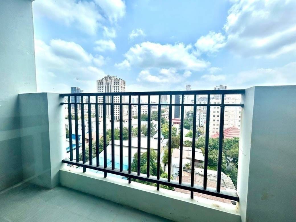 $2,200 Penthouse