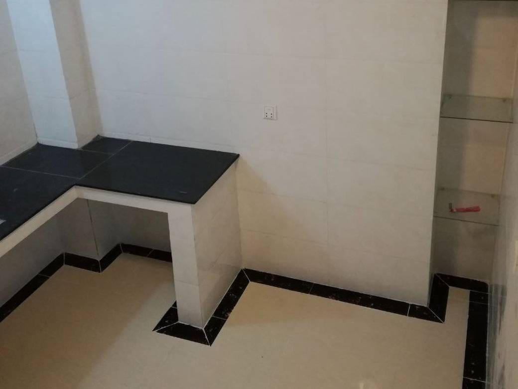 3卧室店屋出售，价格$350,000