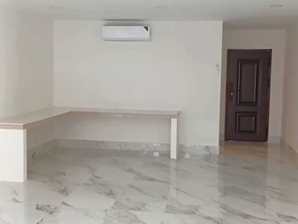 Daun Penh Shophouse For Rent in Daun Penh