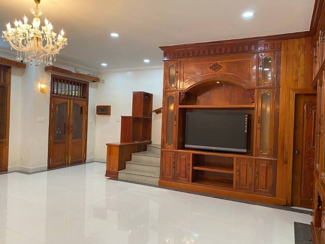 4 Bedrooms Vila K pronájmu for $2,500