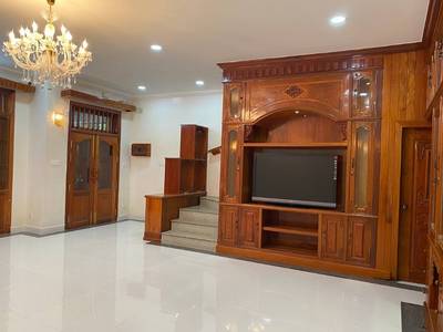 4 Bedrooms Vila K pronájmu for $2,500