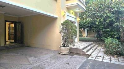 Vila K pronájmu in Chamkarmon $2,500