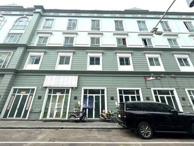 $2,000 Shophouse