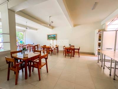Hôtel À louer de 503 m² de terrain