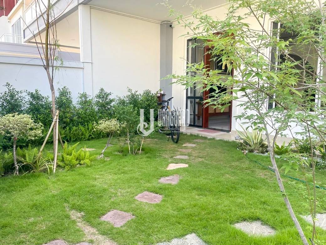 $2,500 Villa