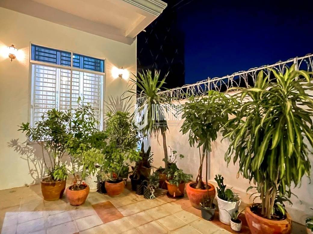 Boeung Kak 2 Villa For Rent in Boeung Kak 2