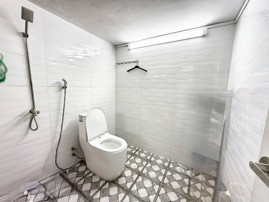 7 Makara店屋出售，价格$1,350,000