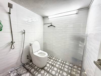 7 Makara店屋出售，价格$1,350,000