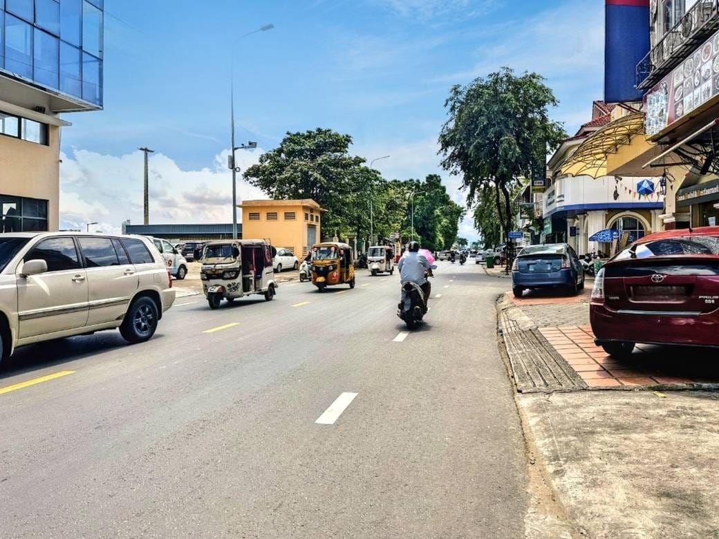 108 sqm Living Size Shophouse For Rent in Daun Penh