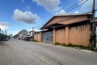คลังสินค้า สำหรับเช่า พื้นที่ใช้สอย 450 ตร.ม. ใน Sen Sok
