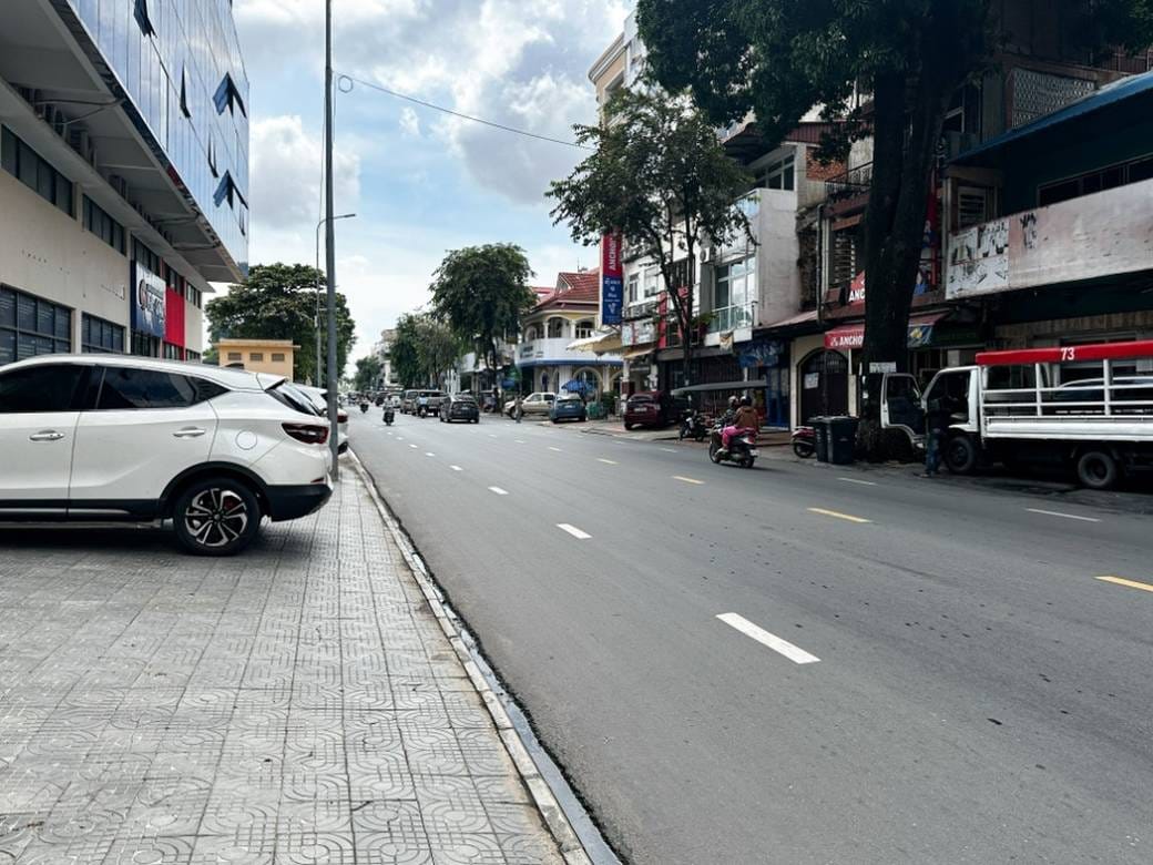 245 sqm Living Size Shophouse K pronájmu in Daun Penh