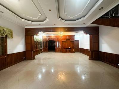 Villa For Rent in Daun Penh $2,500