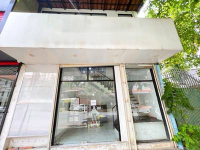 $2,500 店屋