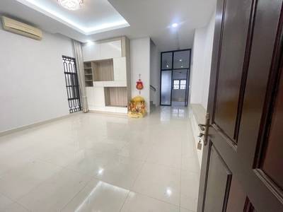 Řadový dům Na prodej in Meanchey $375,000