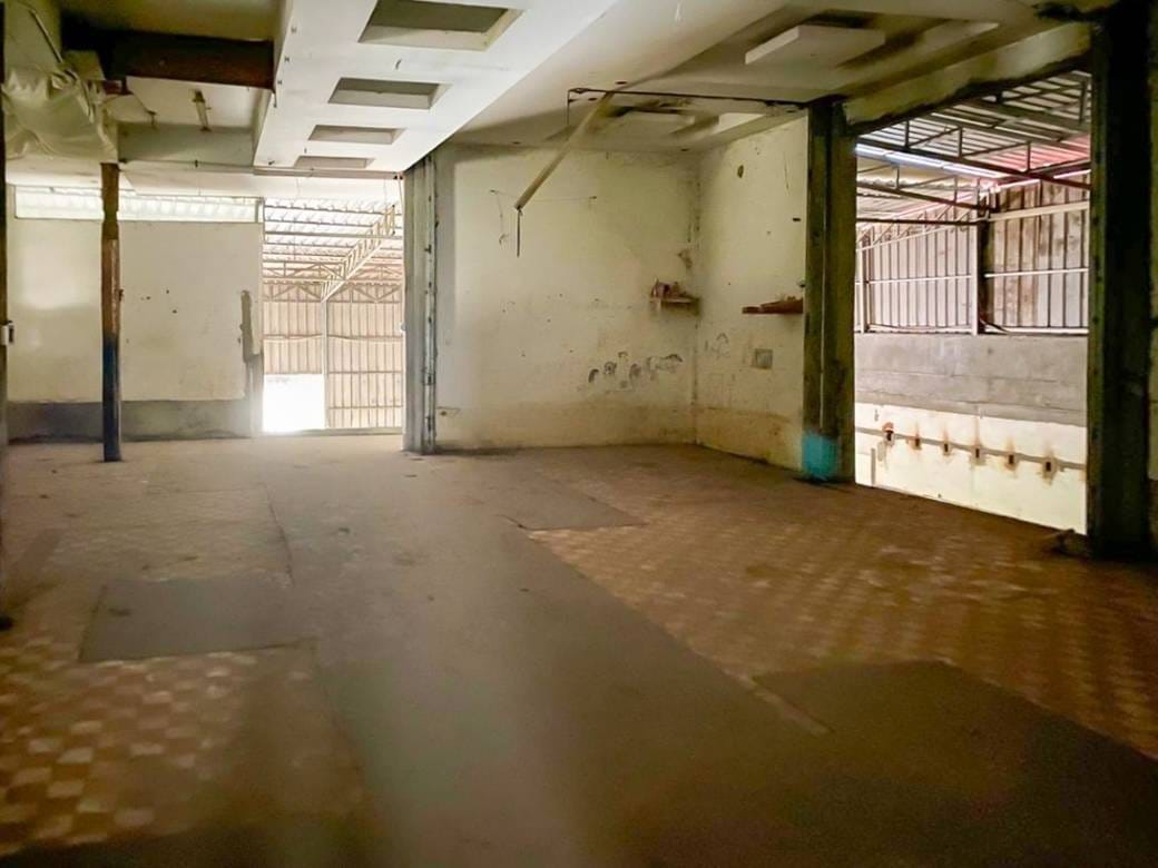 360 sqm Land Size Sklad K pronájmu for $2,000