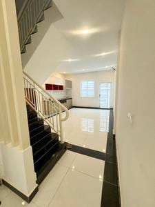 Mukh Kampul Flat House Na prodej in Mukh Kampul