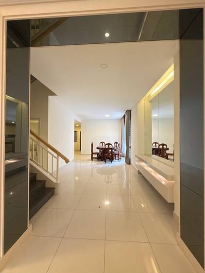 $1,500 Villa