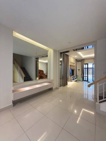 Villa À louer de 239 m² de terrain