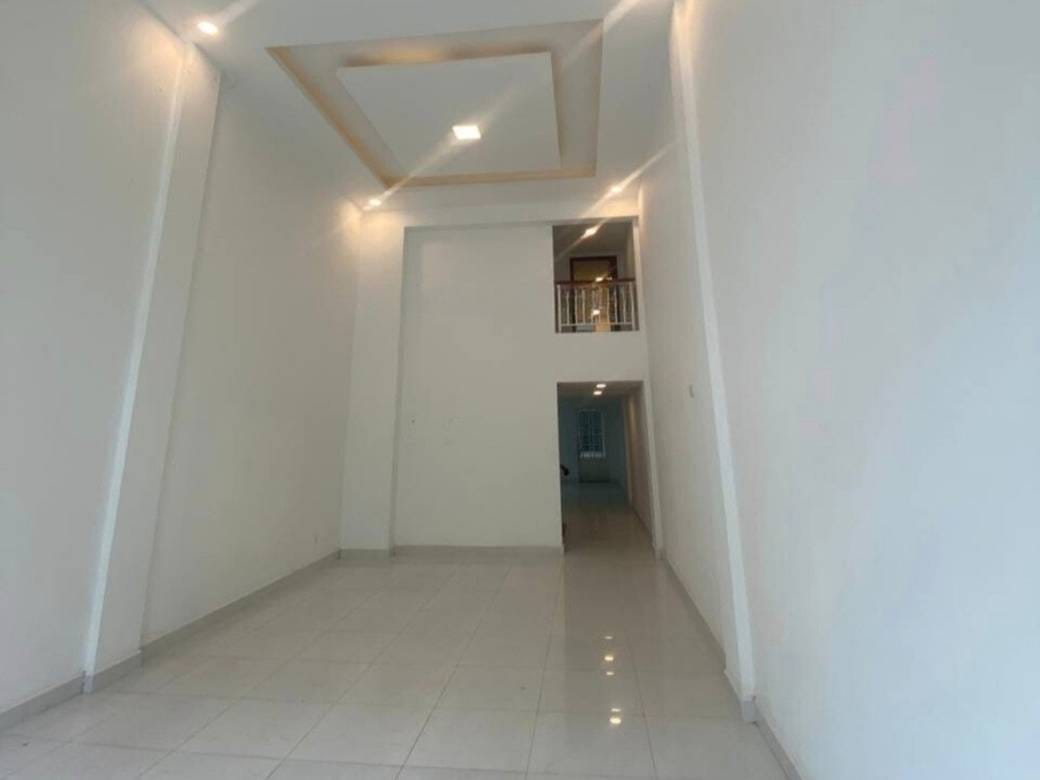 Shophouse For Rent in Chroy Changvar $550