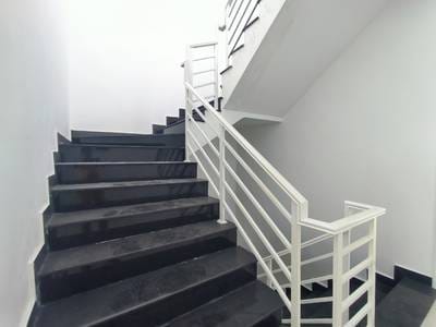 4卧室店屋出售，价格$300,000
