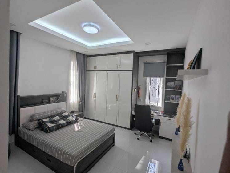 4 Bedrooms Villa For Sale