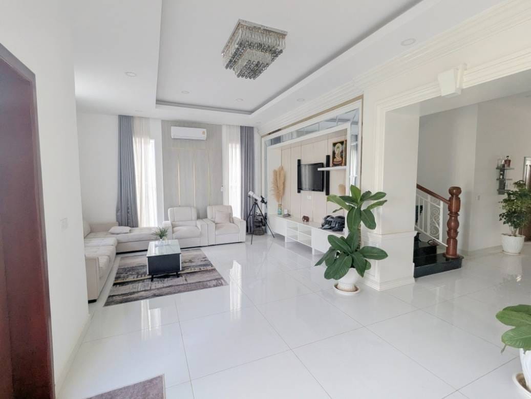 Chroy Changvar Villa For Sale in Chroy Changvar