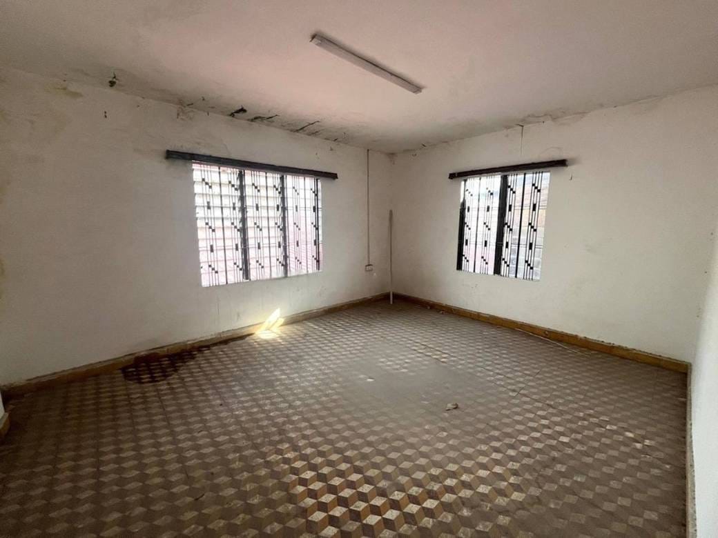 900 sqm Land Size Budova K pronájmu for $5,000