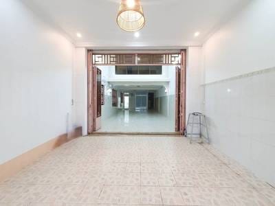 $1,200 Shophouse