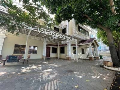 $10,000 Vila