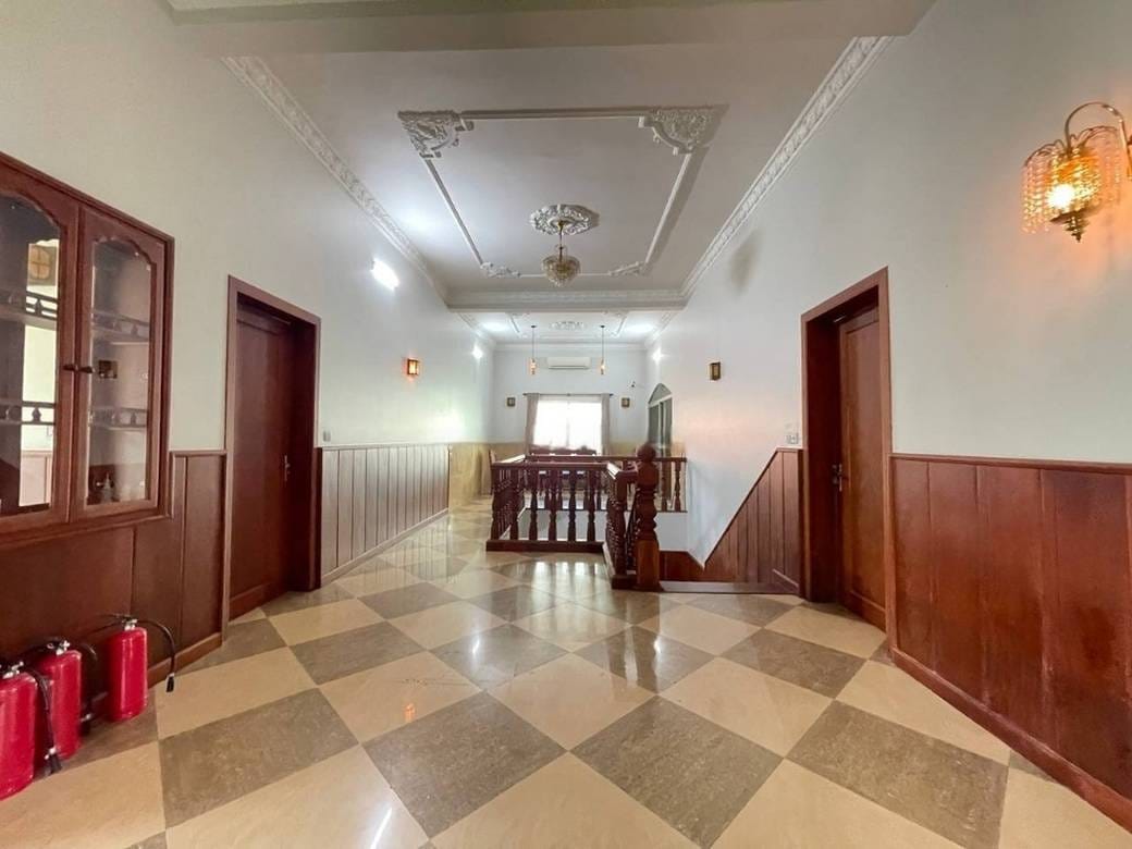 7 Bedrooms Vila K pronájmu for $2,500