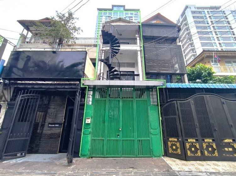 Maison-boutique À vendre à BKK 1, Boeng Keng Kang, Phnom Penh