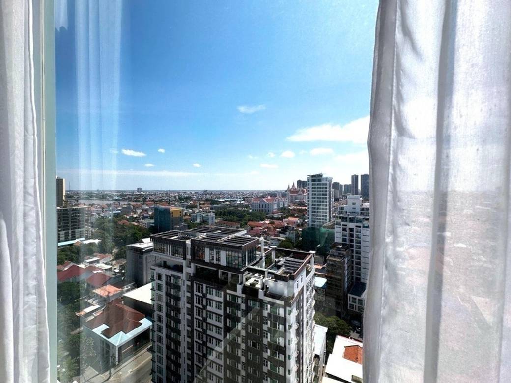 J Tower 2 Condominium | $1,300 Condo