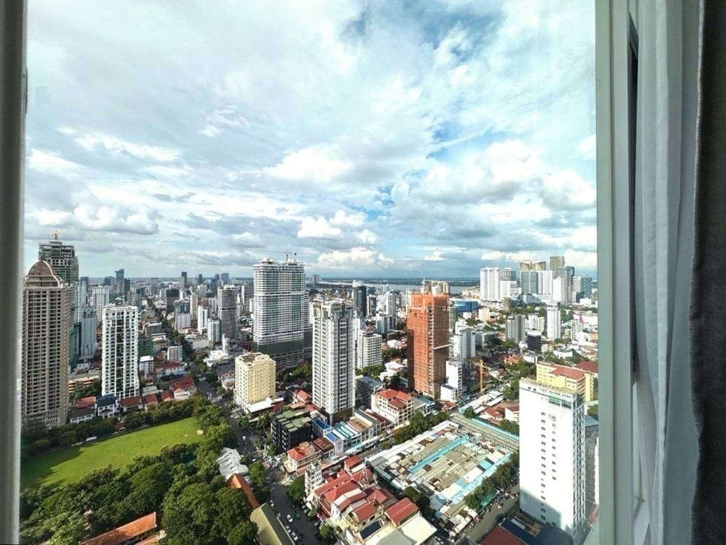 J Tower 2 Condominium | $1,350 Condo